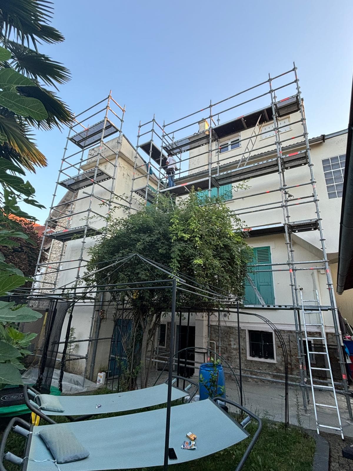 Toiture en cours de rénovation par JCD Rénovation, couvreur dans le Loiret (photo 10)