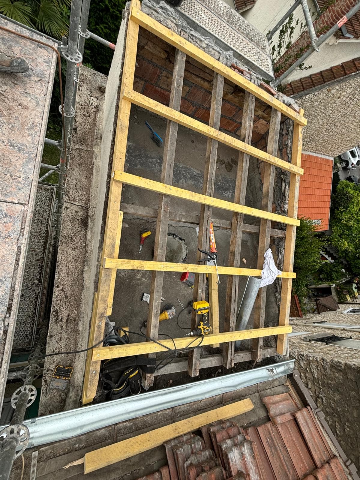 Réfection de toiture par l'équipe JCD Rénovation dans l'agglomération Montargoise (photo 12)