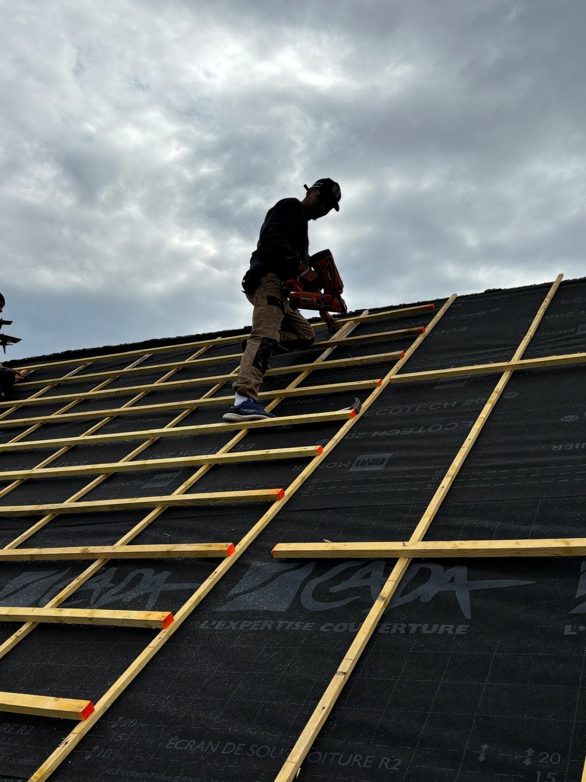 Chantier de rénovation de toiture réalisé par JCD Rénovation dans le Loiret (photo 19)