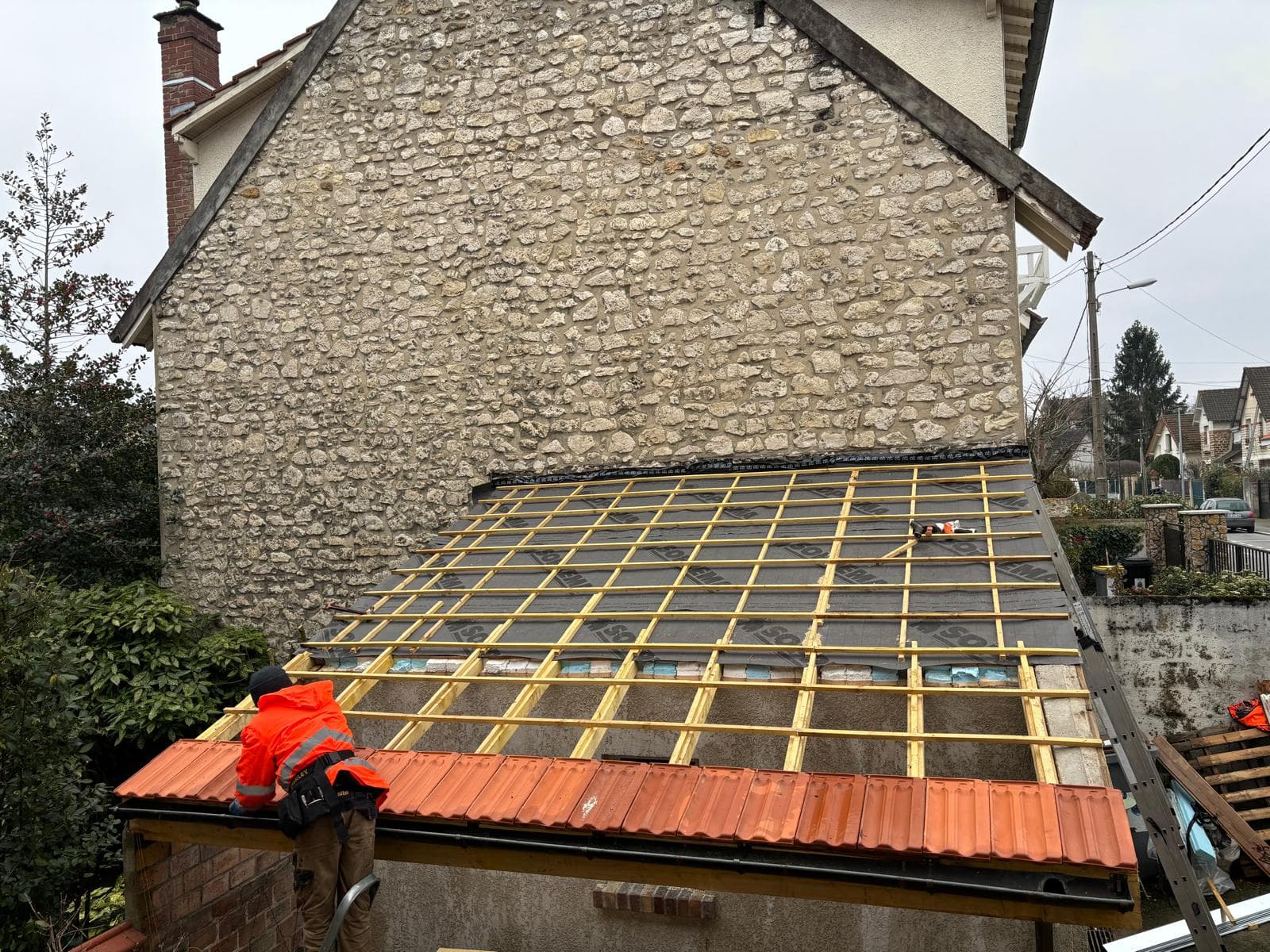 Réfection de toiture par l'équipe JCD Rénovation dans l'agglomération Montargoise (photo 24)