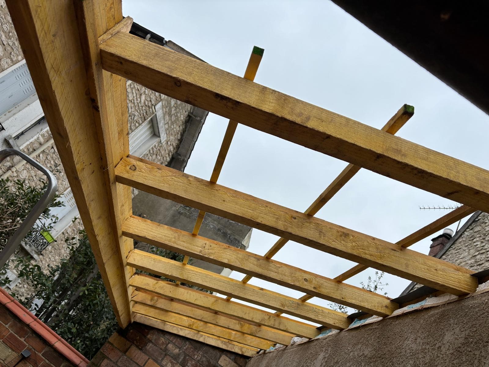 Chantier de rénovation de toiture réalisé par JCD Rénovation dans le Loiret (photo 25)