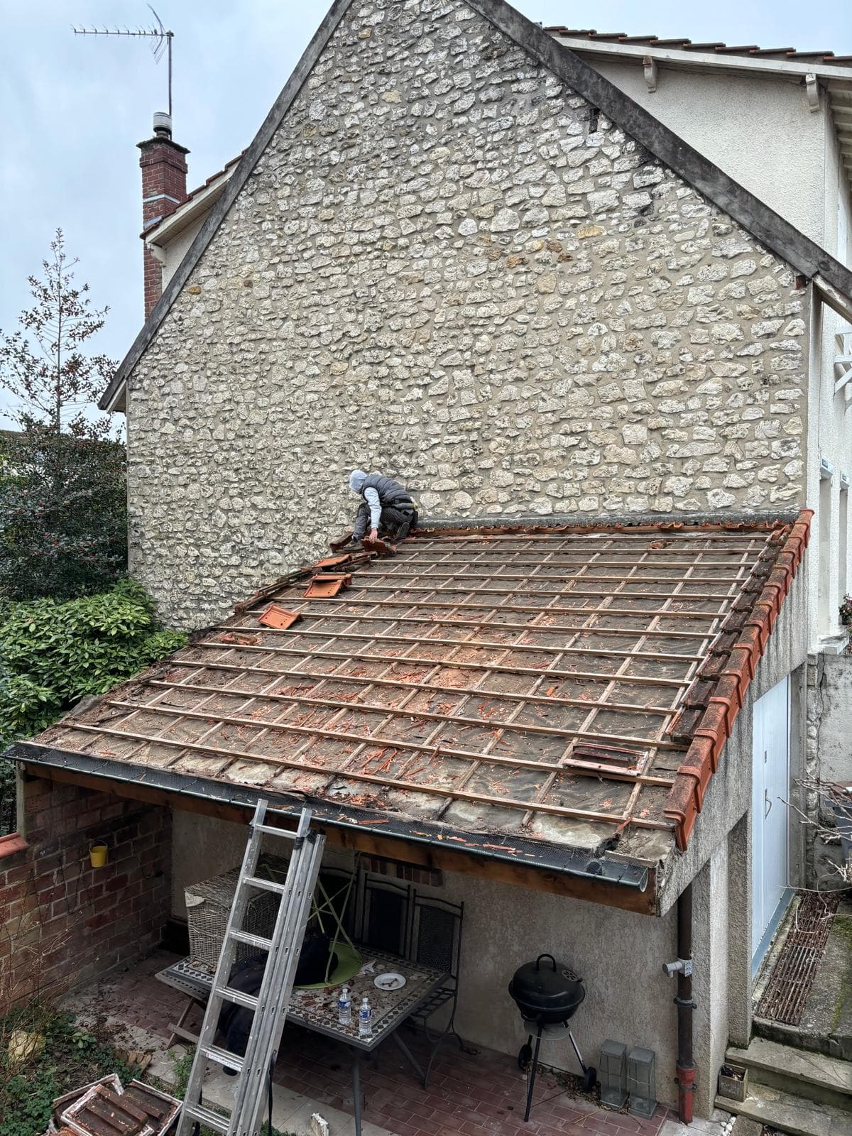Toiture en cours de rénovation par JCD Rénovation, couvreur dans le Loiret (photo 28)