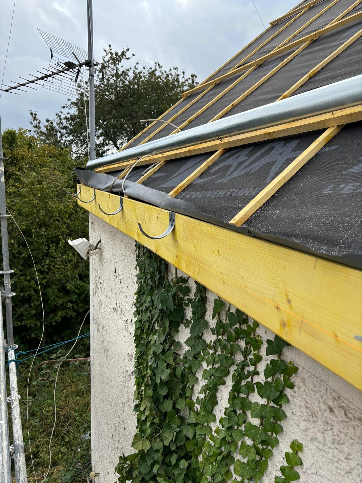 Chantier de rénovation de toiture réalisé par JCD Rénovation dans le Loiret (photo 31)