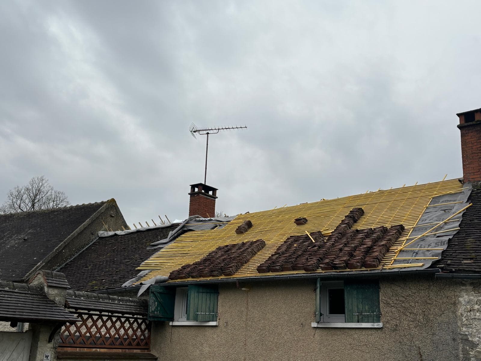 Chantier de rénovation de toiture réalisé par JCD Rénovation dans le Loiret (photo 55)