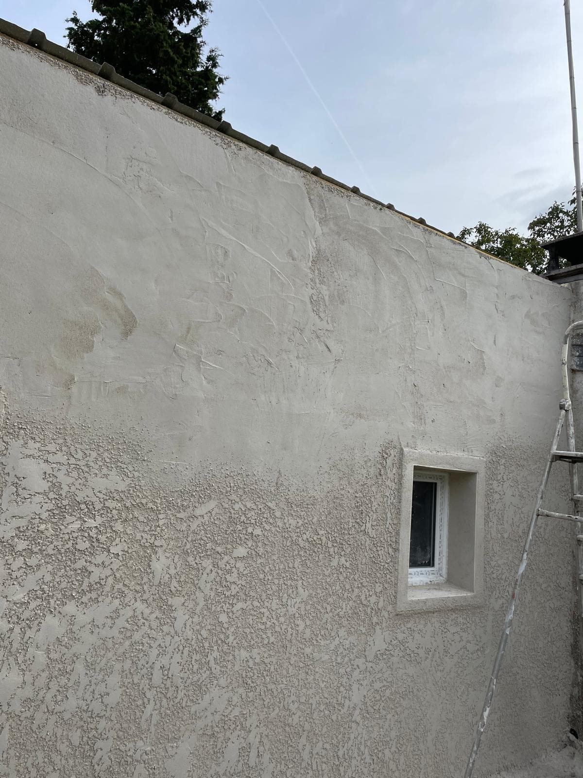 Pose de tuiles sur une toiture par les couvreurs JCD Rénovation (photo 68)