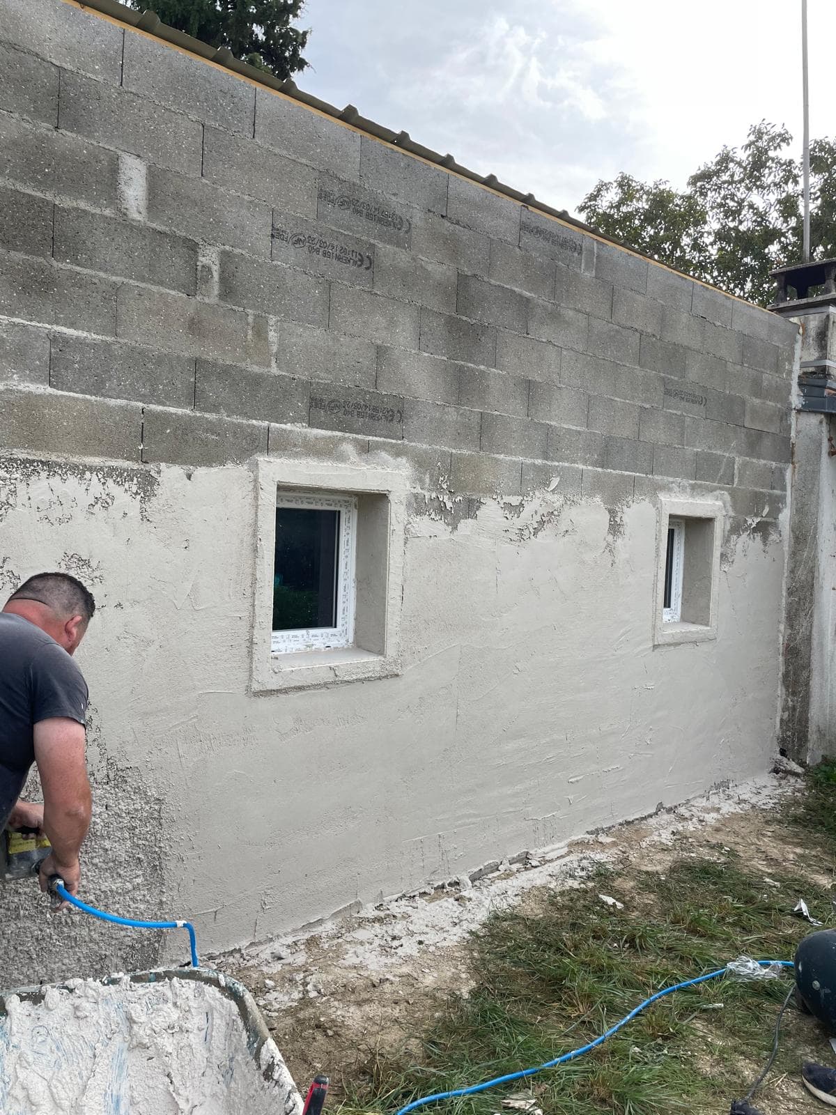 Travaux de couverture en cours sur un chantier JCD Rénovation près de Villemandeur (photo 69)