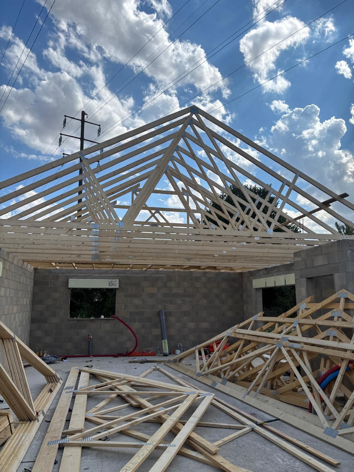 Charpente traditionnelle en bois réalisée par JCD Rénovation dans le Loiret (chantier 1).
