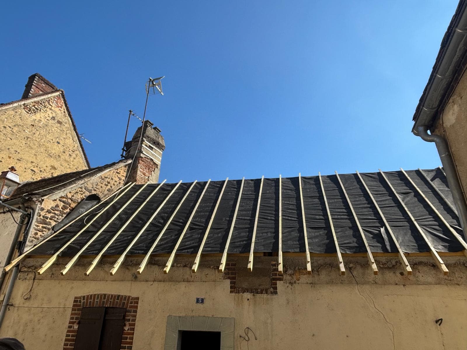Charpente traditionnelle en bois réalisée par JCD Rénovation dans le Loiret (chantier 17).