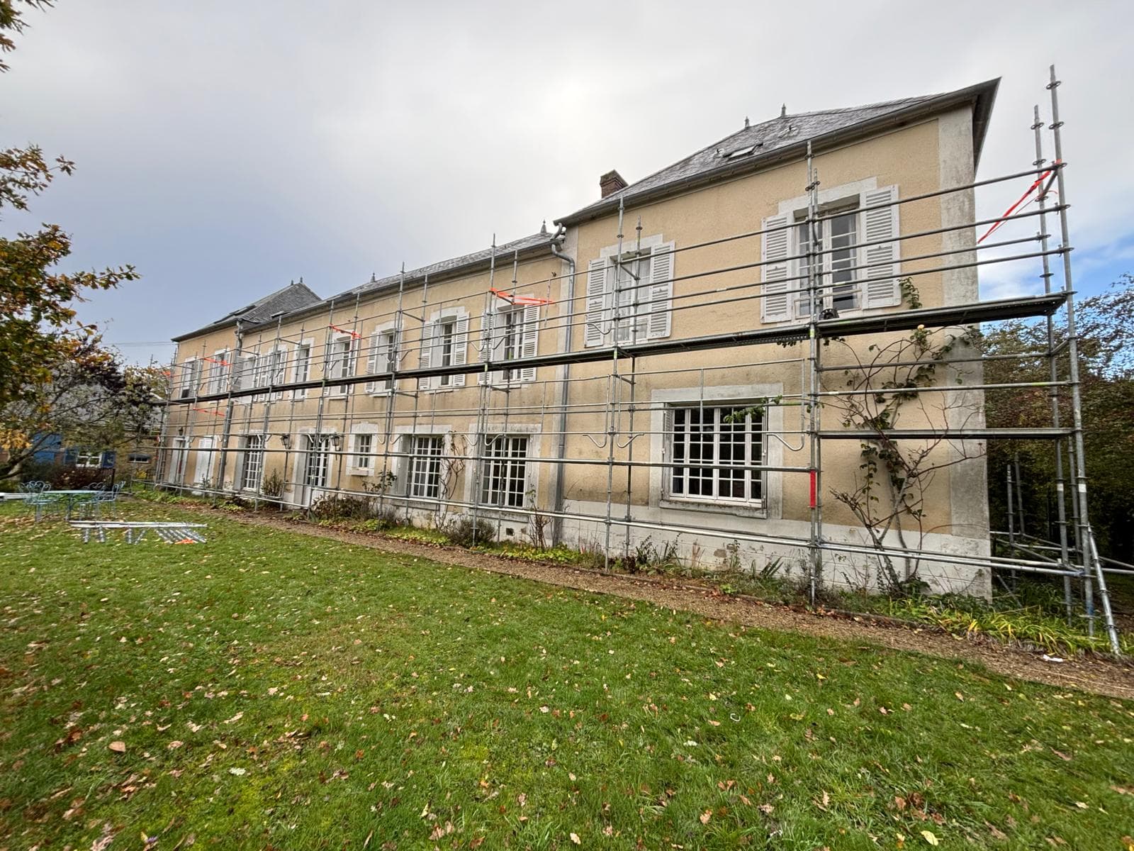 Ravalement de façade à Villemandeur par JCD Rénovation